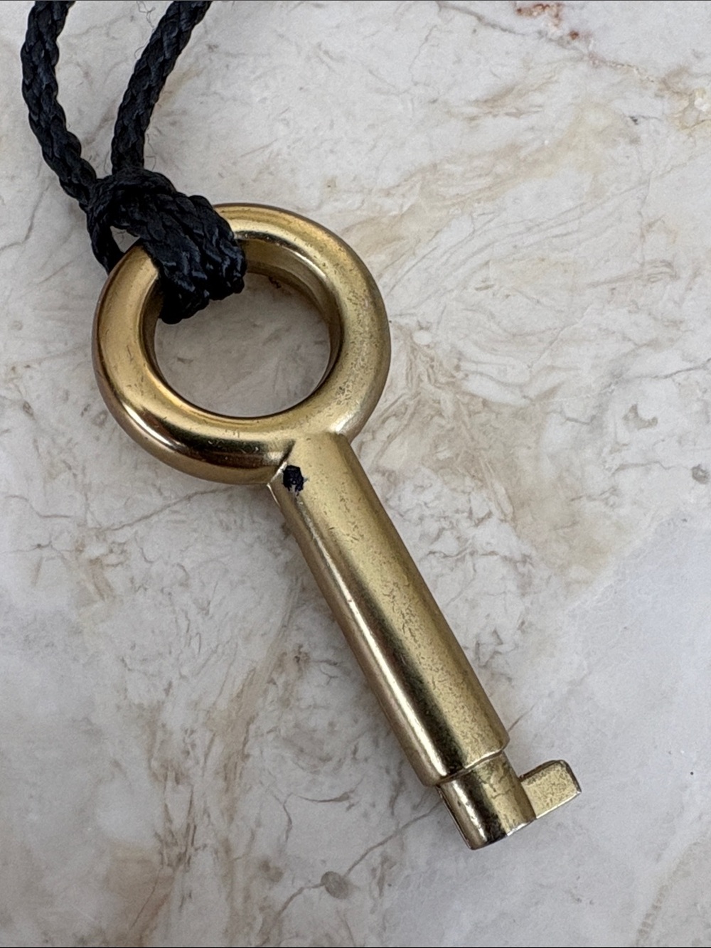 Chloé Paddington Key Pendant Necklace – Authentic Brass Bag Key on Black Cord - Picture 5 of 6